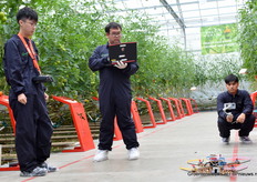 Alles werd klaar gemaakt voor de eerste testvlucht.